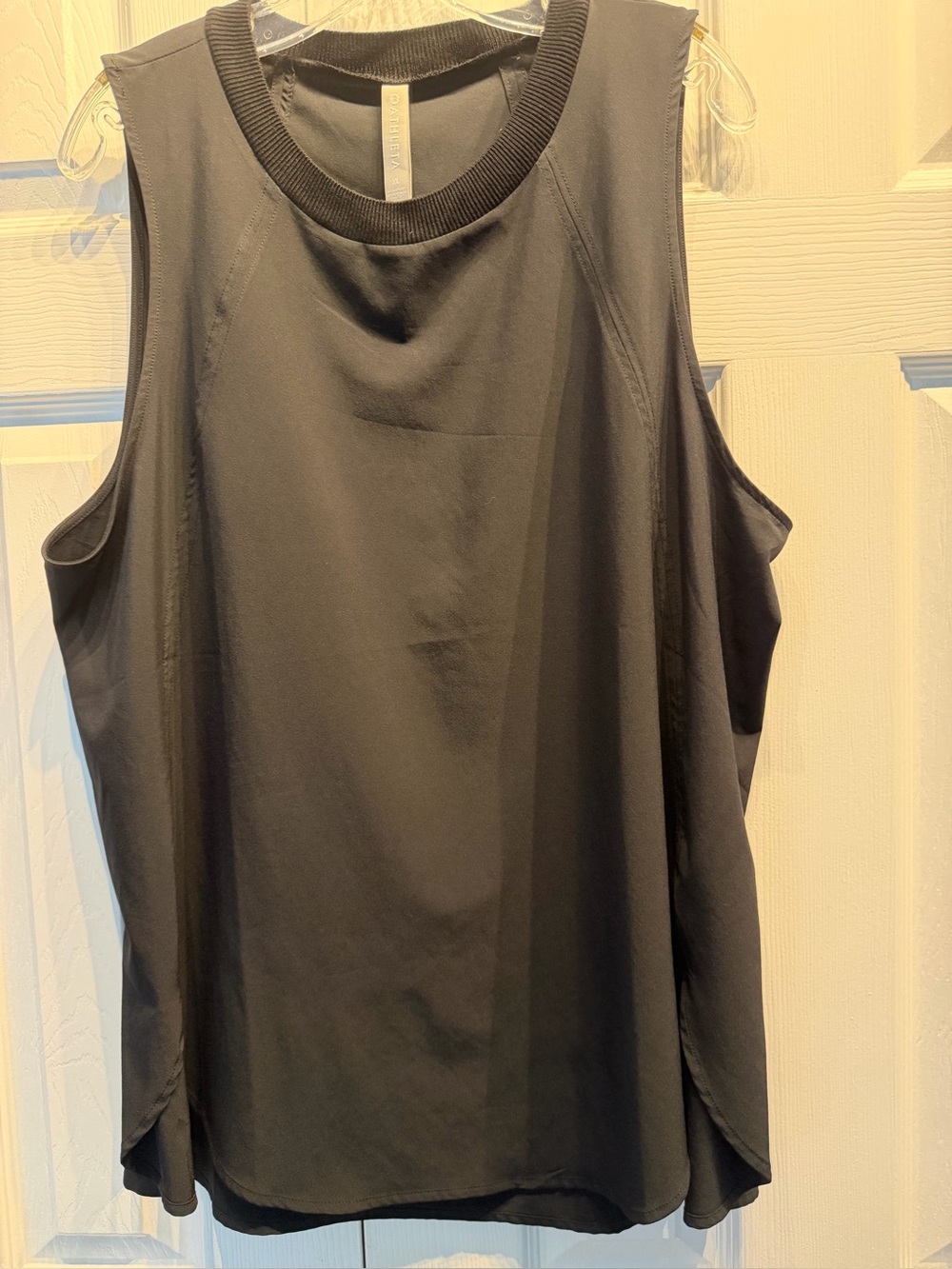 NWOT Athleta Zephyr Sleeveless Tank Top - Solid Black